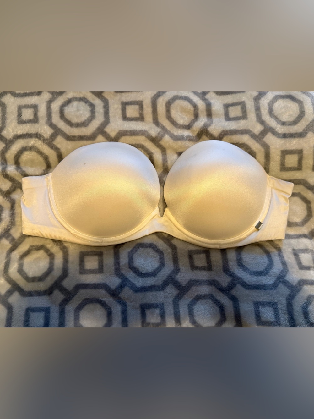 Victoria secret very sexy strapless bra
